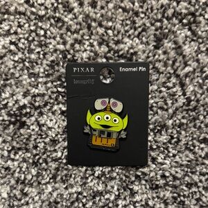 BNWT Loungefly Disney Pixar Toy Story Alien Walle Pin